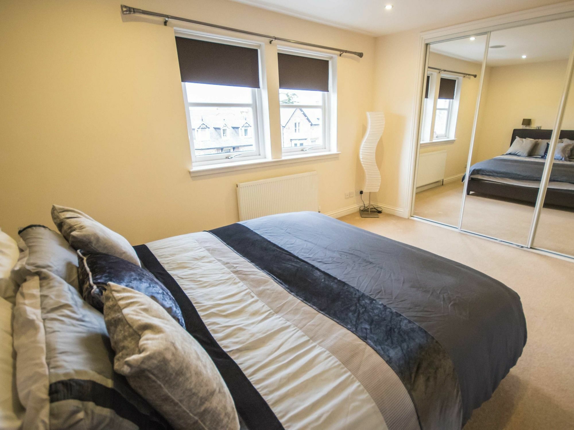 Crown Luxury Serviced Apartment Інвернесс Екстер'єр фото