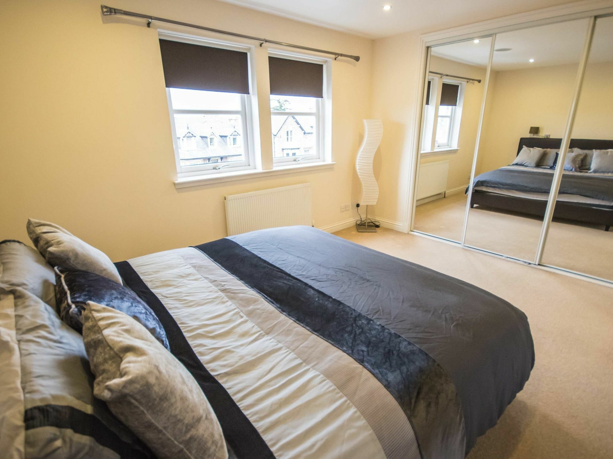 Crown Luxury Serviced Apartment Інвернесс Екстер'єр фото